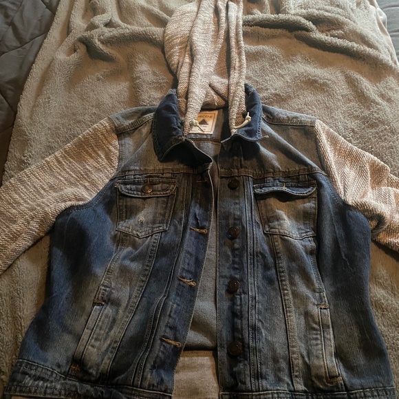 Jean Jacket - Picture 1 of 5